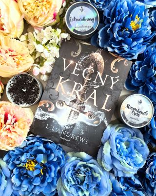 📚 Připraveni vyplout do světa, kde vás každá slabost může stát život? ⚓️ Livia jako malá chodila číst pohádku uvězněnému...
